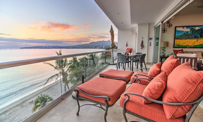 Bucerias House | Nova - Beachfront Condo with Private Office & Panoramic Views