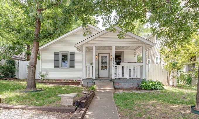 South Nashville Cottage | Now 30% Off! - The Funky Little Art House