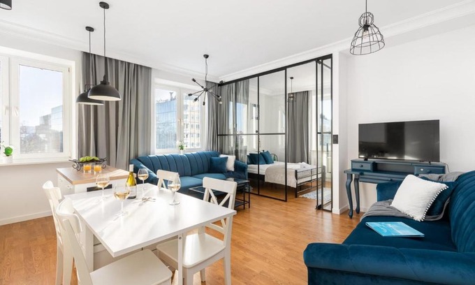 Nowe Miasto Apartment | Nowiniarska 8 by Noclegi Renters