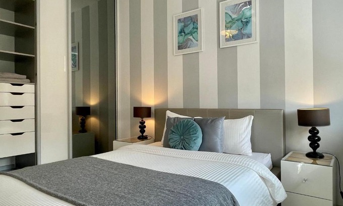 Elk Apartment | Nowoczesny Apartament z widokiem na rzekę i jezioro