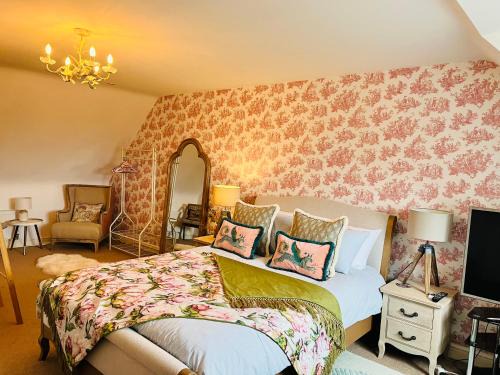 Telford House | Number 2, Spacious Rooms, Near Ironbridge!