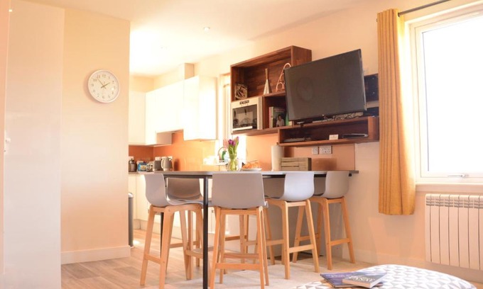 Fort William Apartment | Number 6
