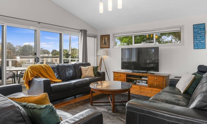 Apollo Bay House | Number 6 @ The Bay - Fantastic Spot