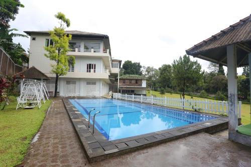 Cisarua Hotel | Nusantara Bunga-Bunga By Reccoma