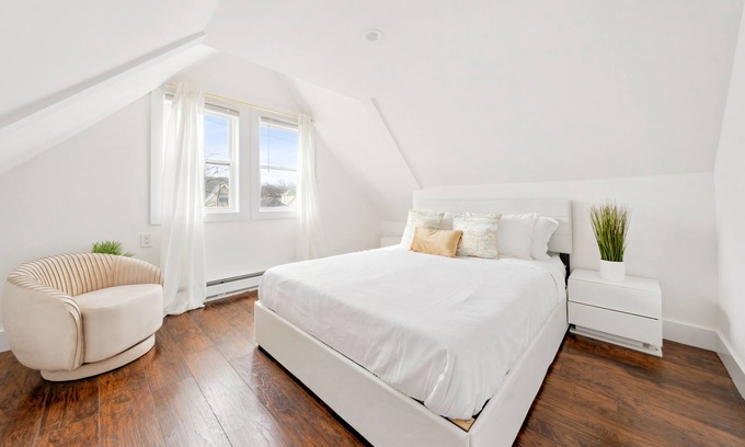 Southeast Yonkers Apartment | NY Luxury Apt Free Parking in PRIME Area