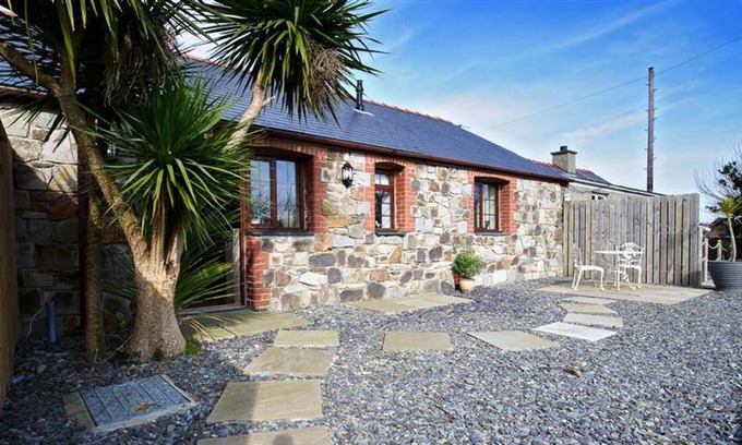 Llanengan House | Nyth y Wennol in the beautiful Pwllheli