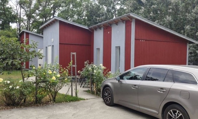 Balatonszemes House | Nytt och välutrustat boende mycket nära Balatons strand. Wifi och Netflix ingår