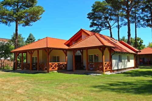 Rowy Apartment | Ośrodek Wypoczynkowy Bungalowy