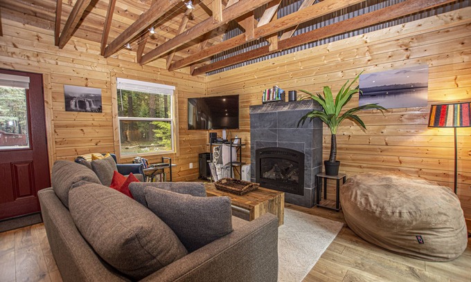 Tahoma House | O'Brien's Den by Hauserman Rentals