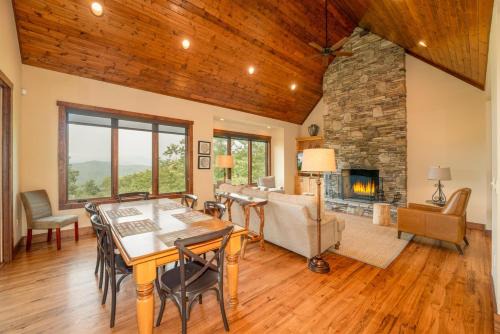 Pisgah Forest House | Oak Cottage in Sutton Knob