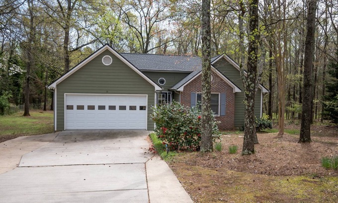 Athens House | Oak Meadows Haven w/spacious backyard