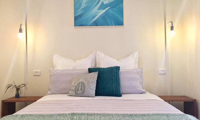 Bell Park House | 🔆OAK'S🔆BFast,WiFi,Fetch,Walk2Pizza,Coffee,Liquor,Free Parking