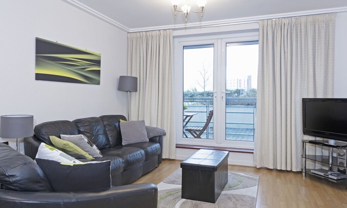 Woking Apartment | Oakdale at Centrium 01