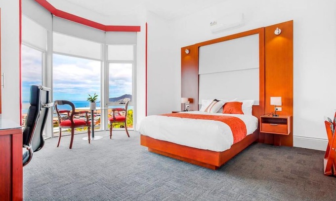 Burnie House | Oakleigh Guest House with Ocean Views - Room 10