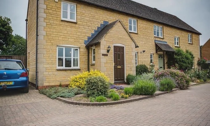 Moreton-in-Marsh Cottage | Oakmead, MORETON-IN-MARSH