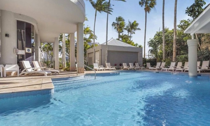 Surfers Paradise Apartment | Oaks Deluxe Private Apartment - With Ocean View