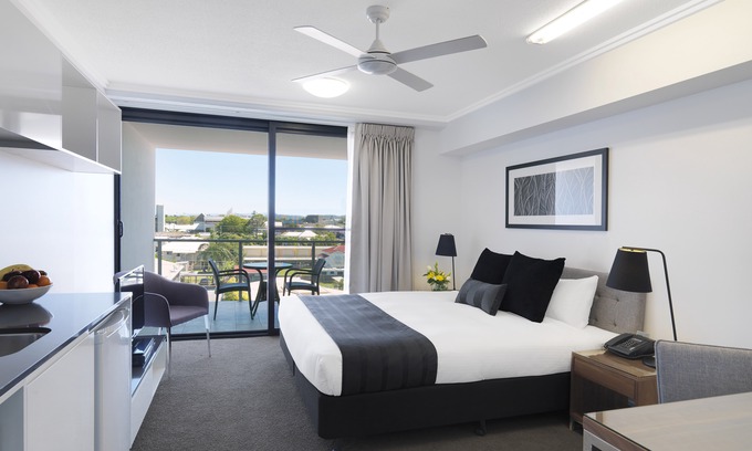 Mackay Hotel | Oaks Mackay Carlyle Suites