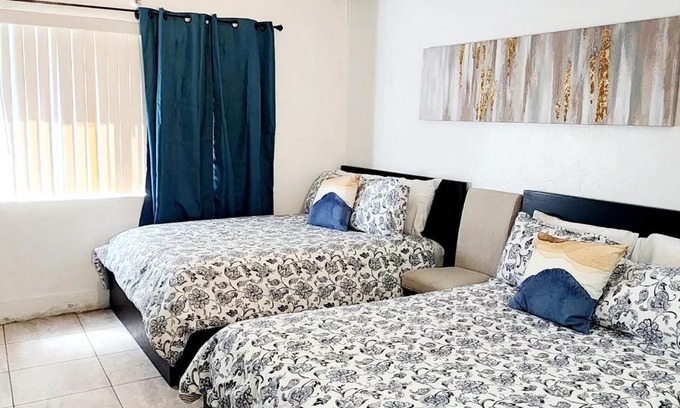 Royal Poinciana Apartment | Oasis at Hollywood - Sleeps 5 - Unit 1