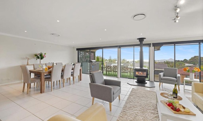Salamander Bay House | Oasis at Salamander Bay, 10 Raymond Ave - Boat Parking, WiFi, Air Con, Water Views