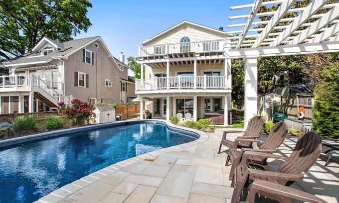 Annapolis House | Oasis by the Bay - Waterfront Heated Pool Hot Tub!
