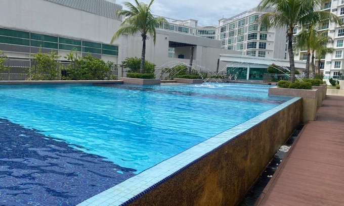 Ara Damansara Apartment | Oasis Citta Mall Pool Parking Netflix Airport Subang