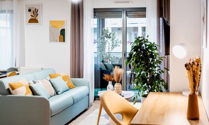Montevrain Apartment | Oasis - For 6 People, 10 Mins From Disneyland, Netflix, Wifi, Parking, Terrace