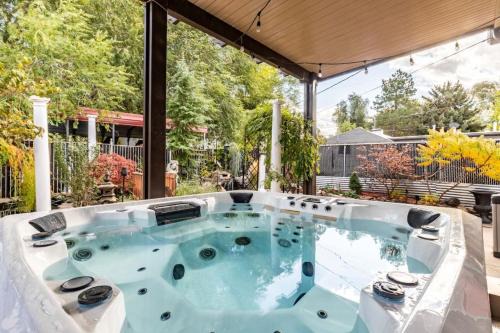 Downtown Salt Lake City House | Oasis in the City Hot tub, Pool table, Koi Pond