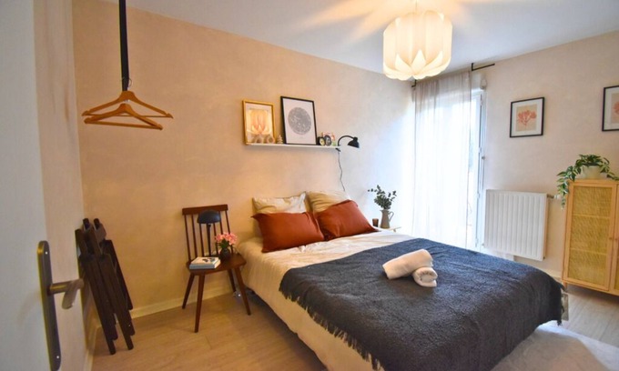 Aubervilliers Apartment | Oasis SPA Bath and Parisian Garden