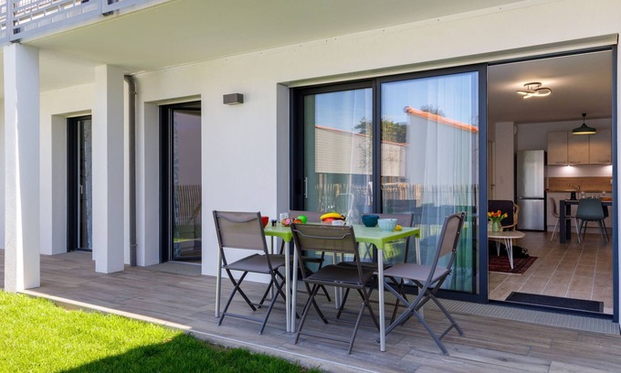 La Bernerie-en-Retz Apartment | Océanide by Interhome