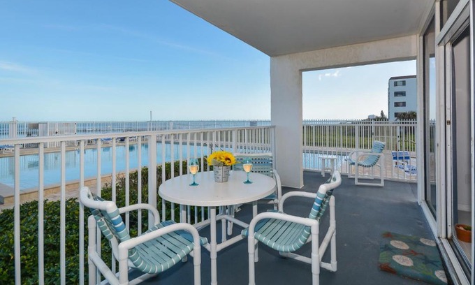Bethune Beach Apartment | OC104 - Ocean Condo