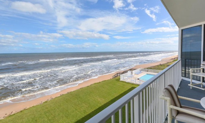 Bethune Beach Apartment | OC401 - Ocean Condo