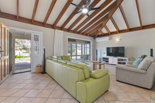 Fingal Bay House | Occy's at Fingal Bay