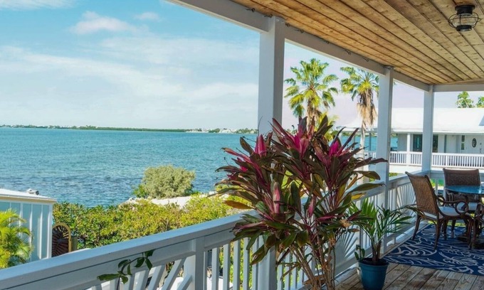 Cutthroat Harbor Estates House | ✨️ Ocean access w/Dock, 4 bed/4 bath. Inquire for any special requests ✨️ n