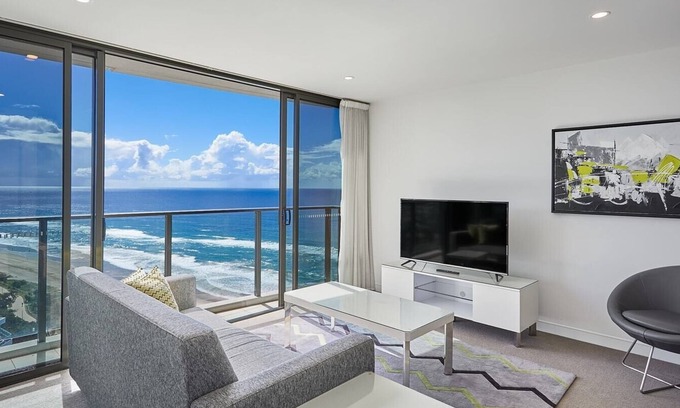 Surfers Paradise Apartment | Ocean and Beach View Apartment on Gold Coast