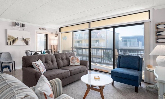 Midtown Ocean City Condo | Ocean Block 2 BR 2 BA Unit - Short Walk to the Beach!