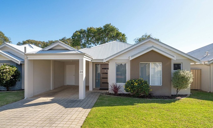 Broadwater House | Ocean Blue Bungalow – Easy Beach Stay in Busselton