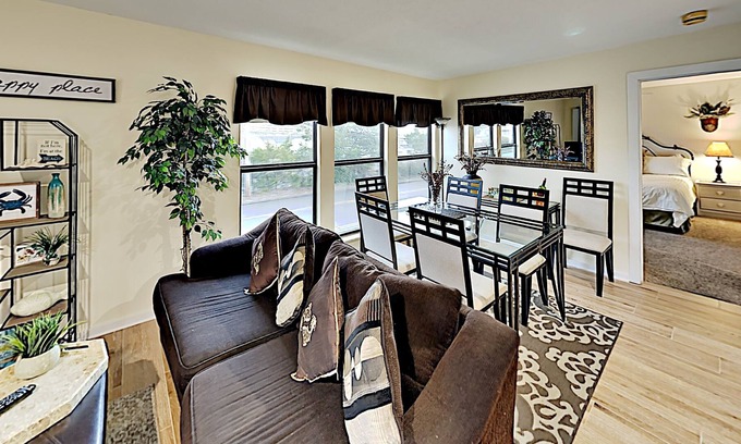 Myrtle Beach Condo | Ocean Bridge B14 2BR 2BA 2nd Row Condo near popular Shore Drive - Winter Rental Friendly