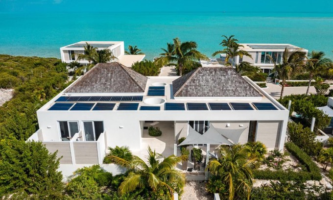 Leeward Settlement Villa | Ocean Dream 3 BR Villa Blue
