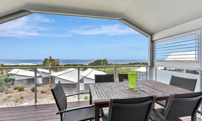 Caves Beach Villa | Ocean Dreams at Caves Beach Villas
