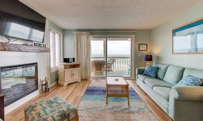 Kure Beach Condo | 🌊Ocean Dunes 2101A: Oceanfront 2BR Condo w/Community Pool🌊