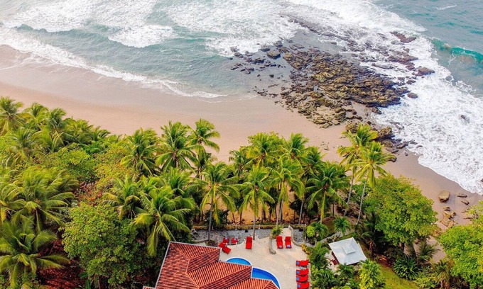 Tango Mar Villa | Ocean Front Palacio Tropical
