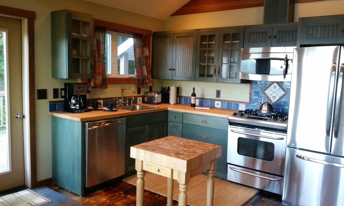 Ketchikan Cottage | Ocean Front 100% Smoke-Free Read Our Reviews! Near Clover Pass and Knudson Cove