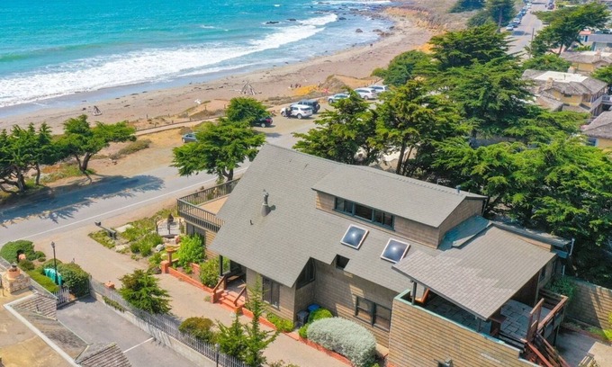 San Simeon House | Ocean Front Beach Home on Moonstone, Multiple decks, game room and views!
