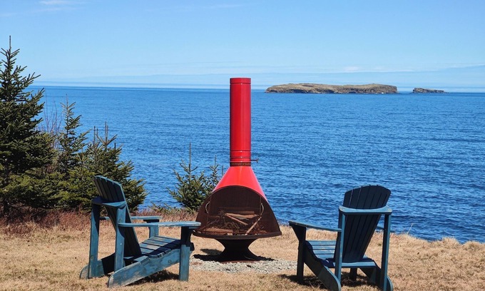 Cape Dauphin Cabin | Ocean front Bunkie.