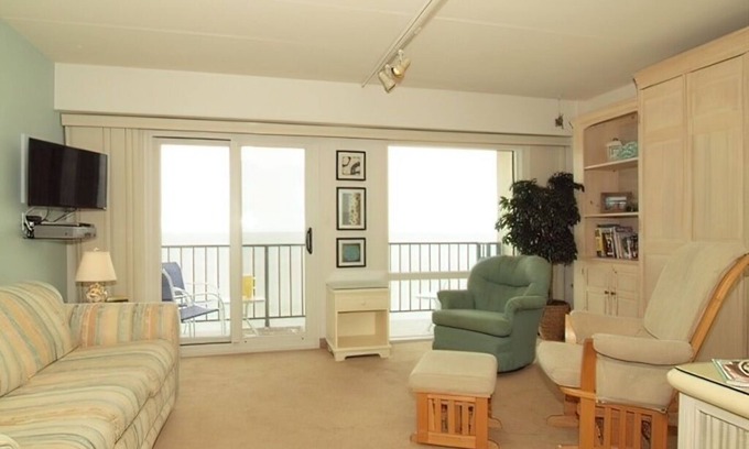 South Rehoboth Condo | OCEAN FRONT CONDO. ENJOY YOUR MORNING COFFEE SITTING ON YOUR PRIVATE BALCONY WATCHING THE SUNRISE.