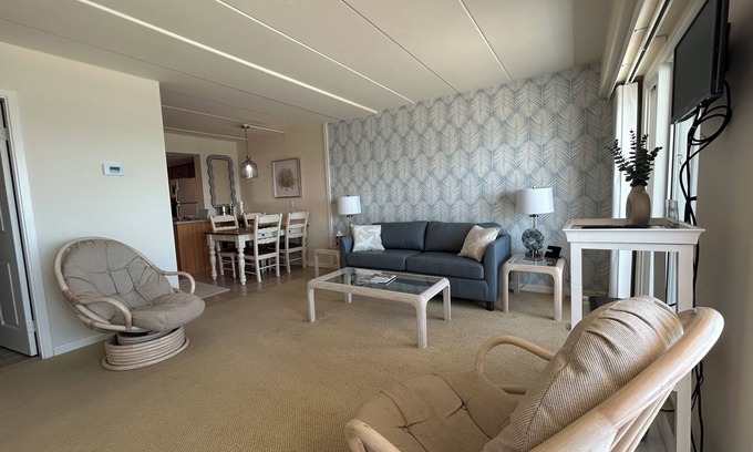 South Rehoboth Condo | OCEAN FRONT CONDO. ENJOY YOUR MORNING COFFEE SITTING ON YOUR PRIVATE BALCONY WATCHING THE SUNRISE.