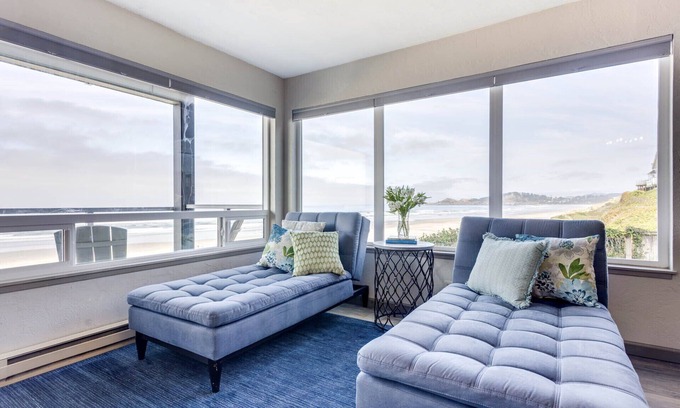 Eddyville Condo | Ocean Front Condo, View of Lighthouse, Walk to Everything, Nye Beach!