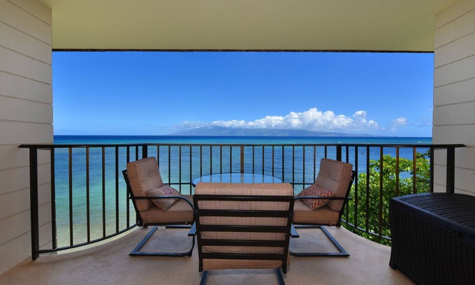 Kahana Condo | Ocean front & corner unit at Kahana Reef #422! Quam Properties Hawaii