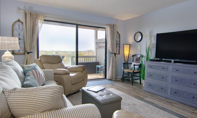Oceanmarsh Subdivision Villa | Ocean Front + Golf Cart + Private Deck = Sea Island Magic
