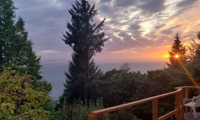Juan de Fuca Electoral Area House | Ocean Front Home w/ Breathtaking Views & Hot Tub